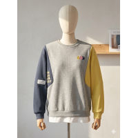 Сірий підлітковий світшот з жовтим рукавом та нашивками смайли