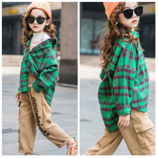 Зелена дитяча сорочка в клітинку