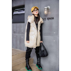 Молочна синтепонова дівоча жилетка