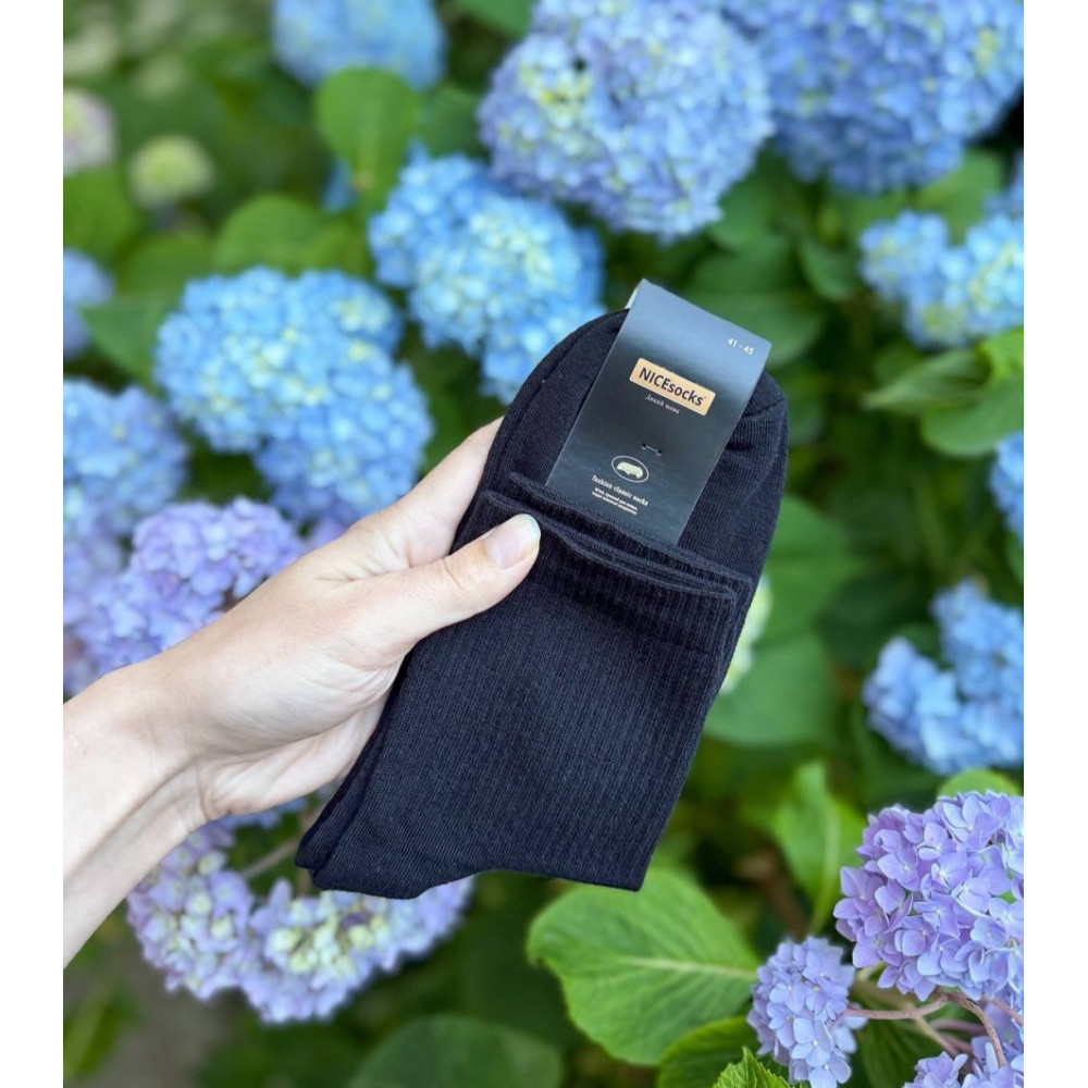 Чорні шкарпетки